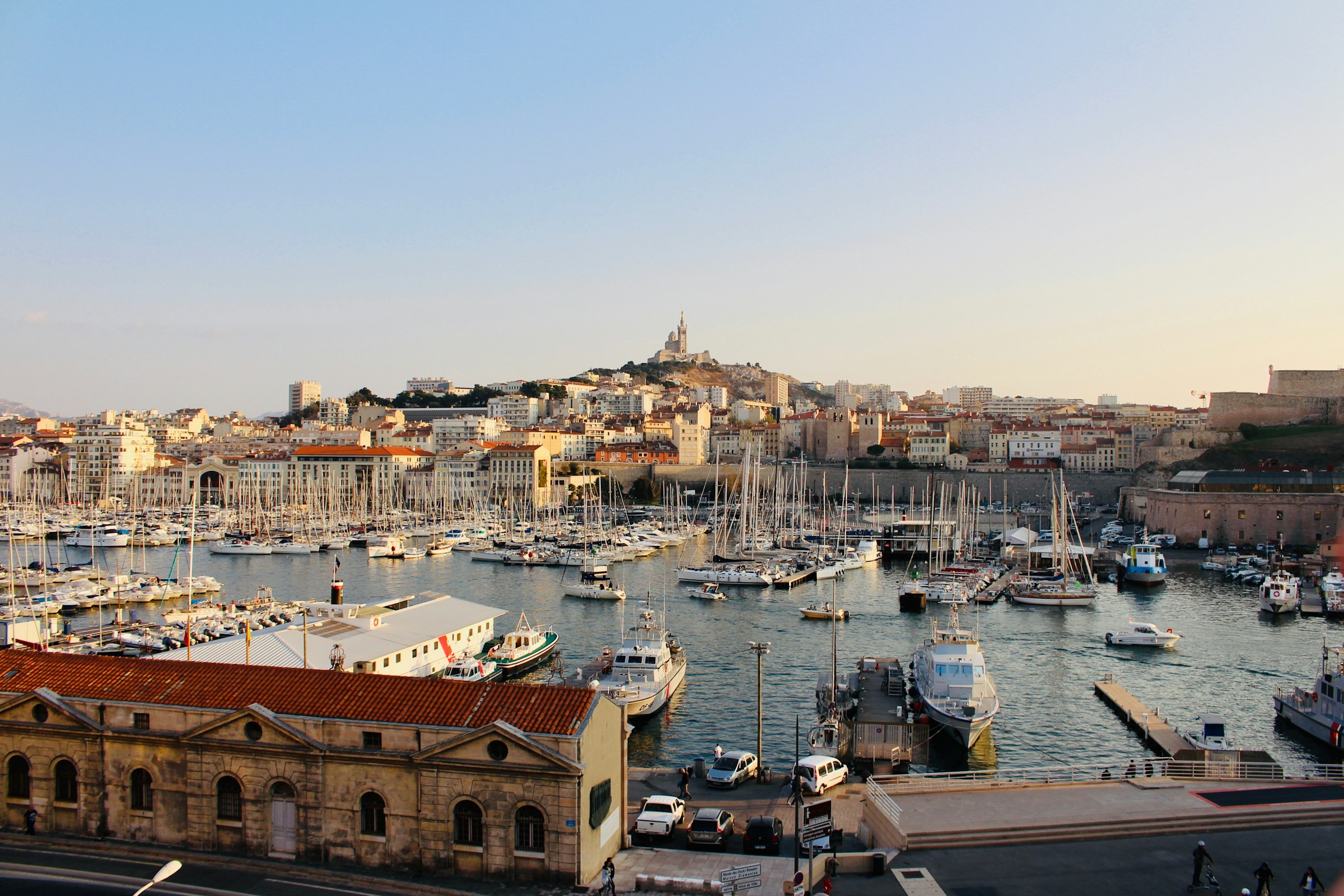 Le Vieux-Port de Marseille et Notre-Dame de la Garde